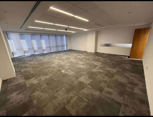 2,051M² OFFICE TO LET IN FORESHORE